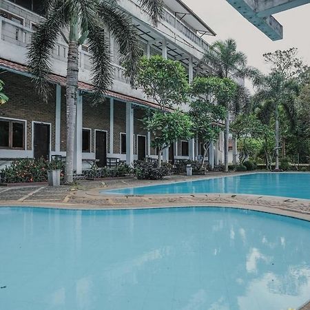 RedDoorz near Pantai Florida Anyer Hotel Serang Zewnętrze zdjęcie