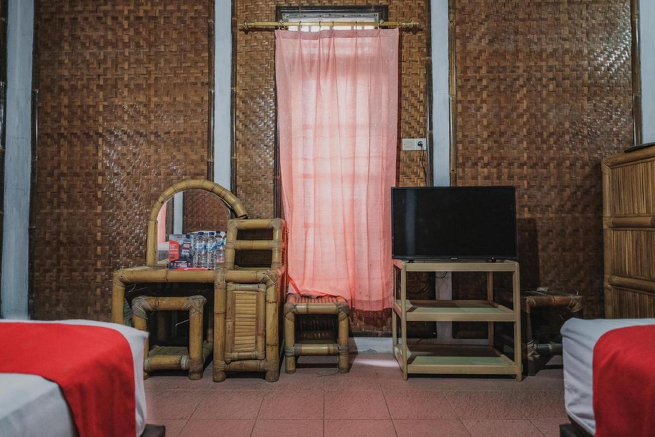 RedDoorz near Pantai Florida Anyer Hotel Serang Zewnętrze zdjęcie