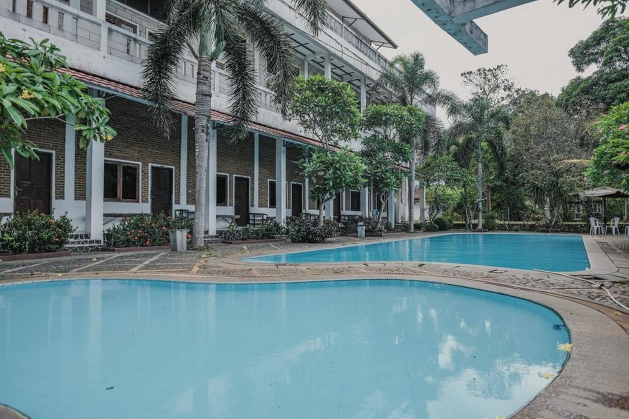 RedDoorz near Pantai Florida Anyer Hotel Serang Zewnętrze zdjęcie