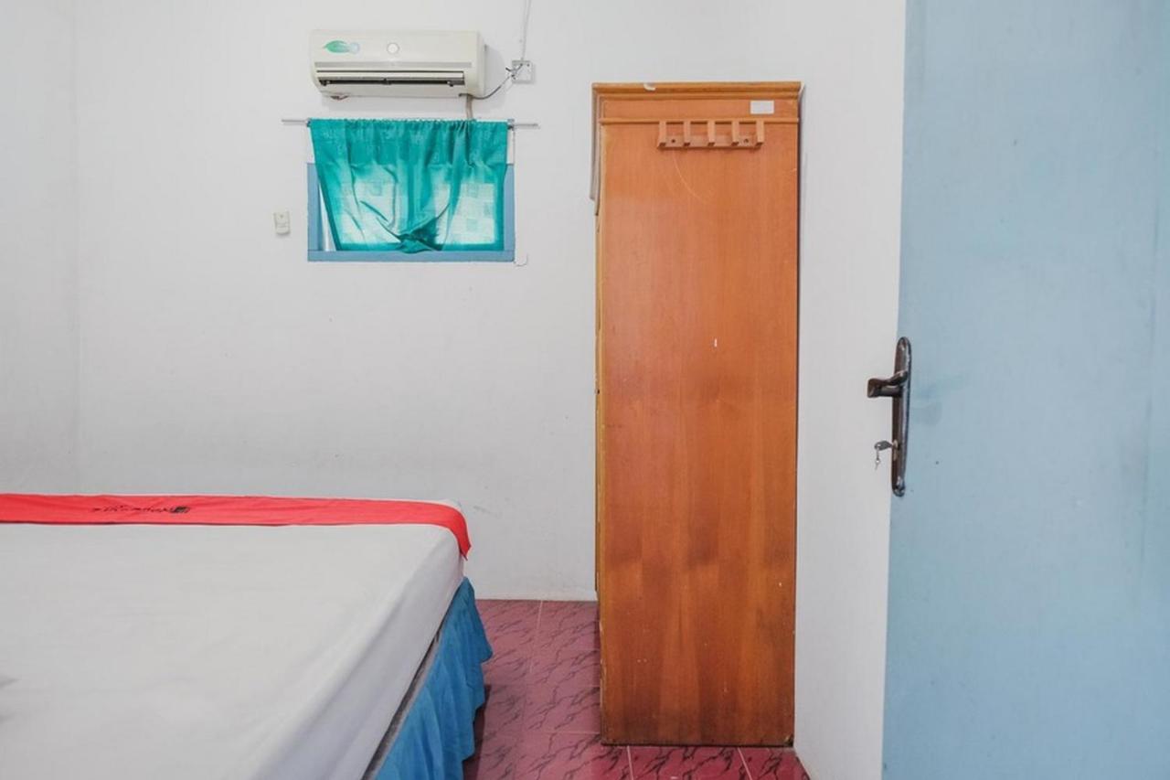RedDoorz near Pantai Florida Anyer Hotel Serang Zewnętrze zdjęcie