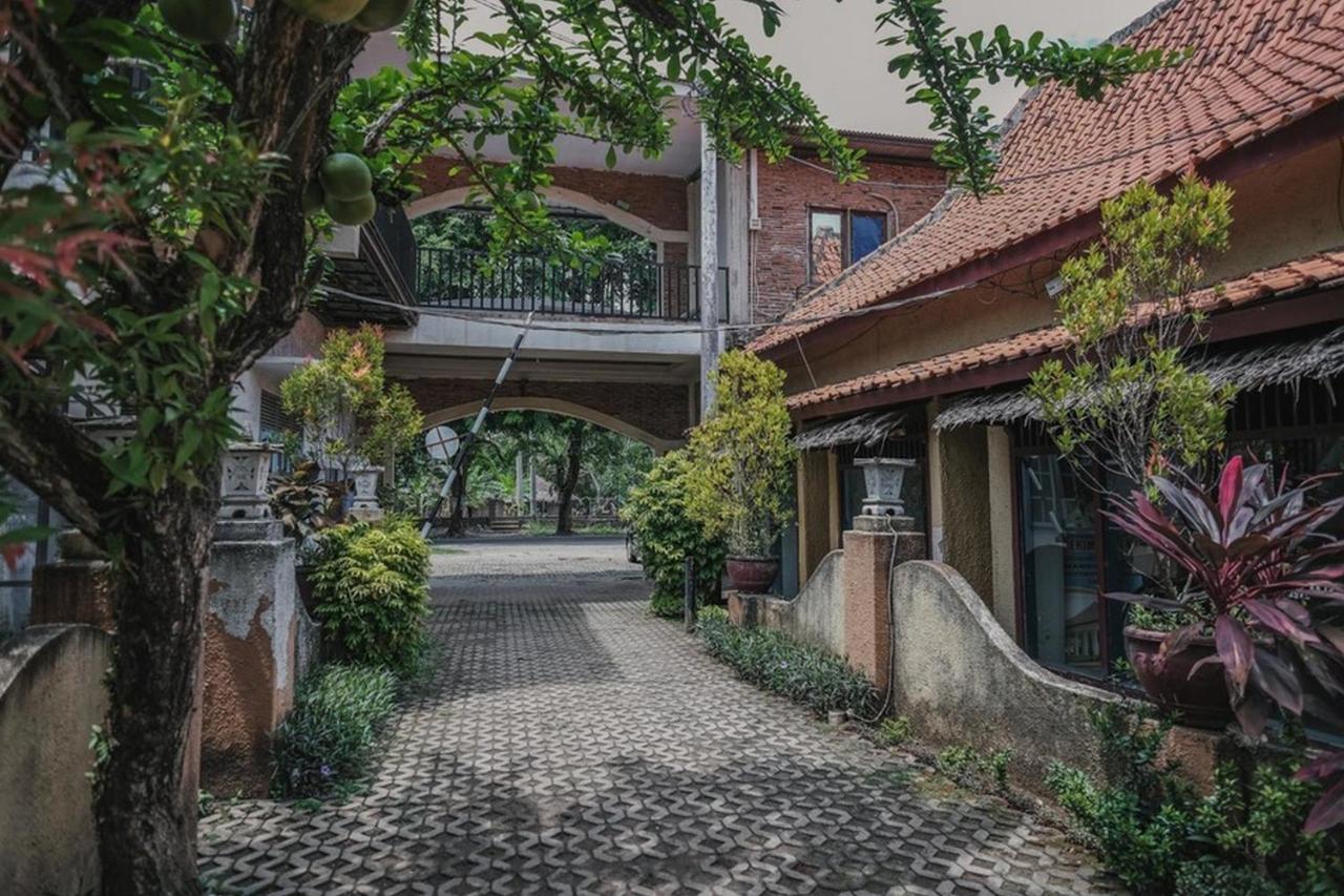 RedDoorz near Pantai Florida Anyer Hotel Serang Zewnętrze zdjęcie