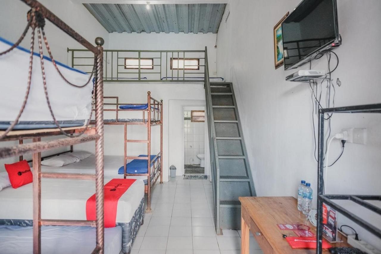 RedDoorz near Pantai Florida Anyer Hotel Serang Zewnętrze zdjęcie
