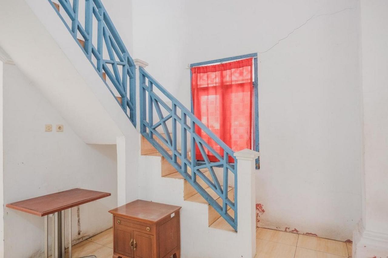 RedDoorz near Pantai Florida Anyer Hotel Serang Zewnętrze zdjęcie