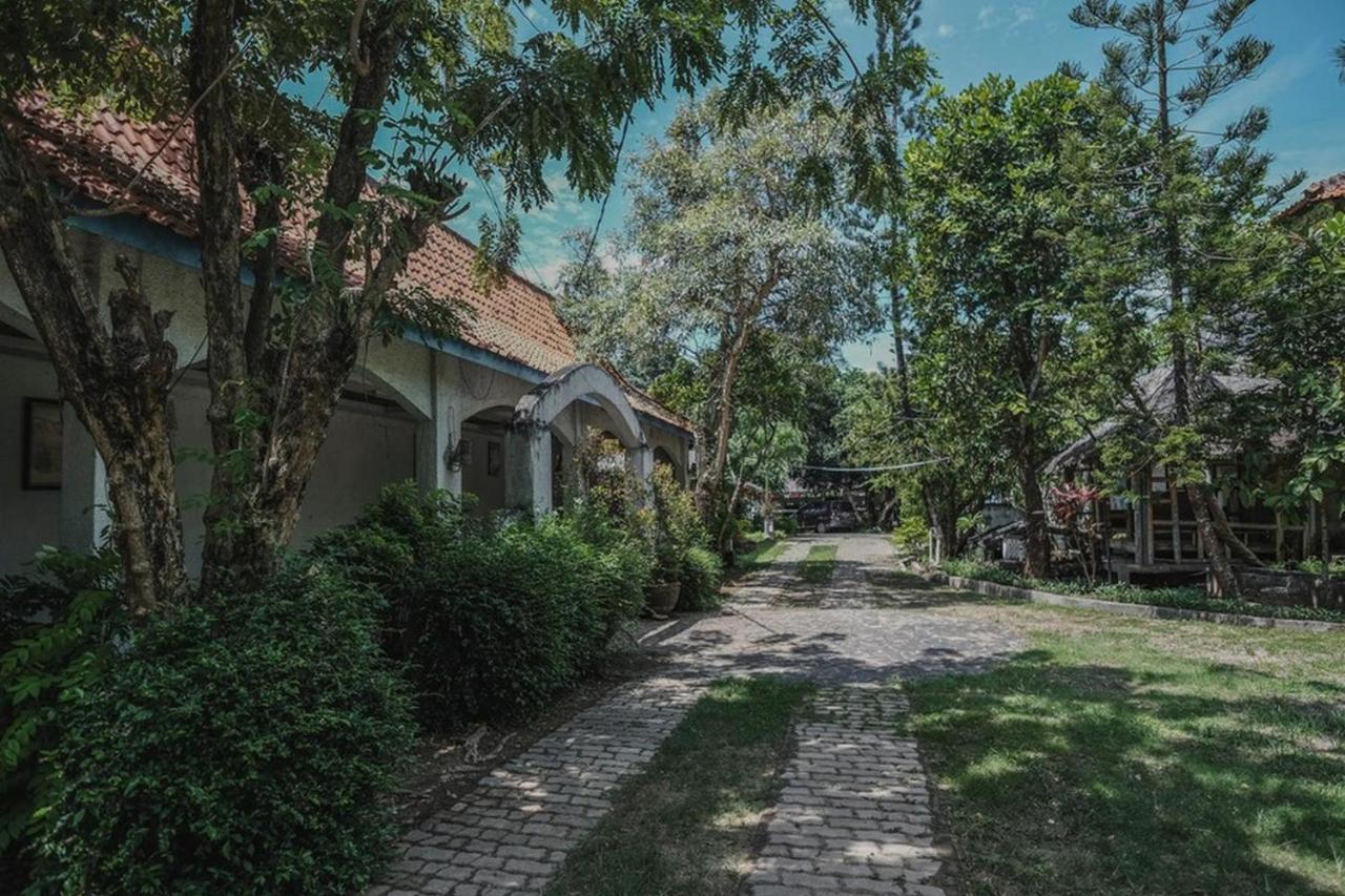 RedDoorz near Pantai Florida Anyer Hotel Serang Zewnętrze zdjęcie