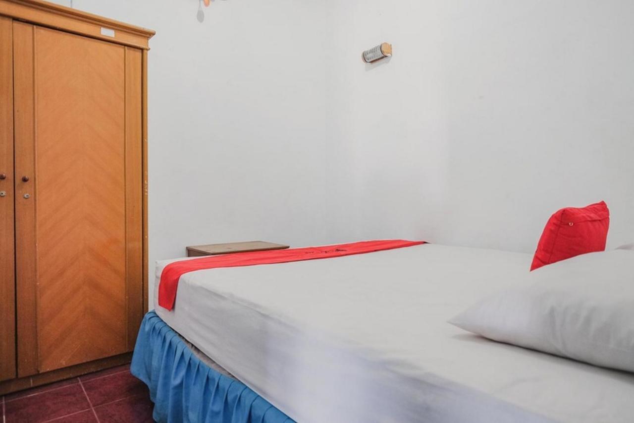 RedDoorz near Pantai Florida Anyer Hotel Serang Zewnętrze zdjęcie