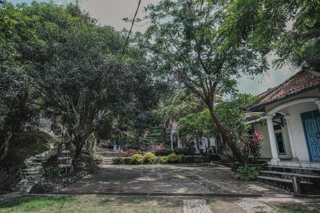 RedDoorz near Pantai Florida Anyer Hotel Serang Zewnętrze zdjęcie
