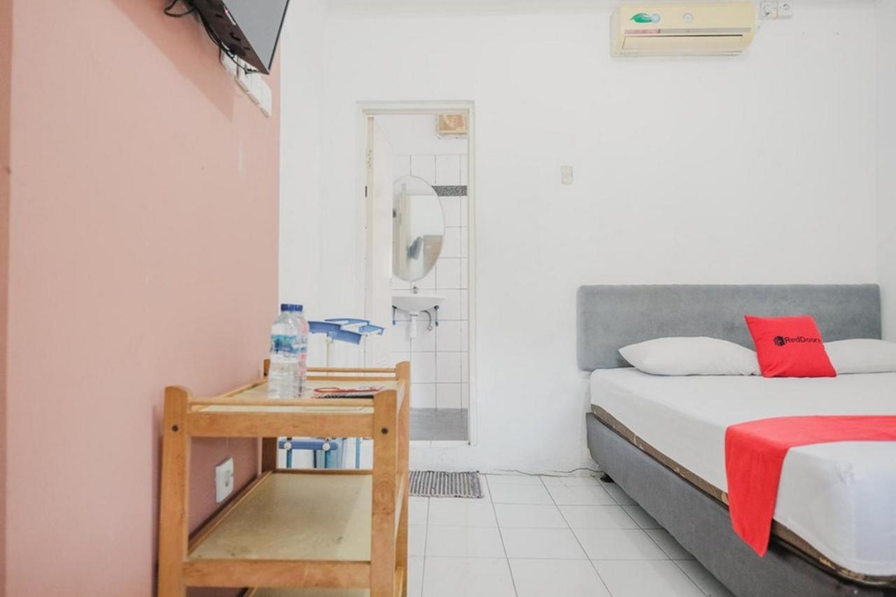 RedDoorz near Pantai Florida Anyer Hotel Serang Zewnętrze zdjęcie