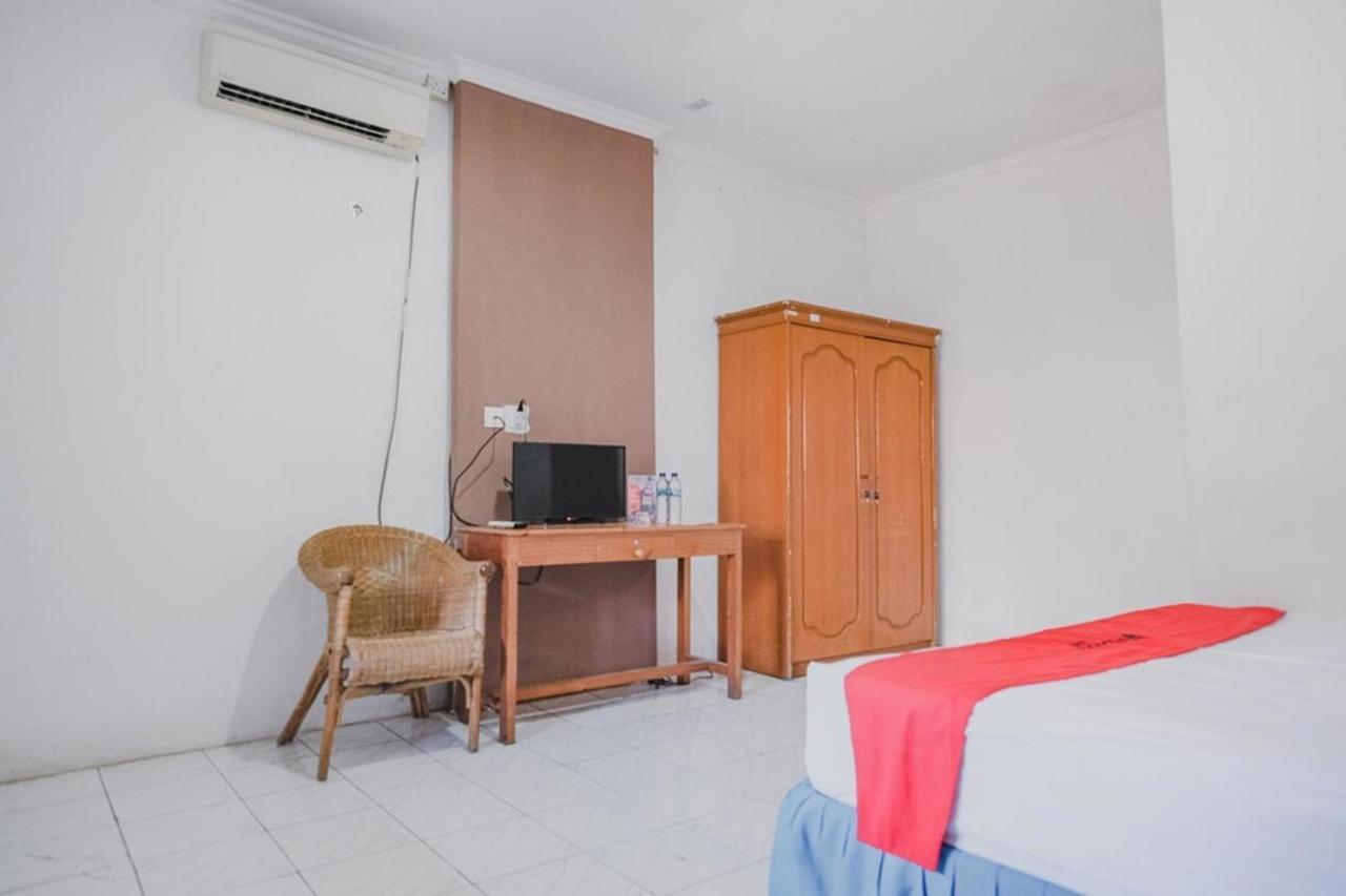 RedDoorz near Pantai Florida Anyer Hotel Serang Zewnętrze zdjęcie